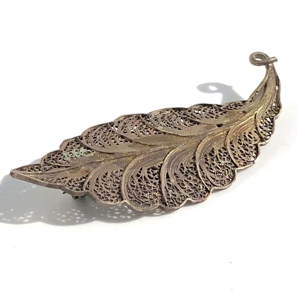 vintage filigree leaf pin brooch Portuguese brass tone delicate Victorian nature - Picture 10 of 16